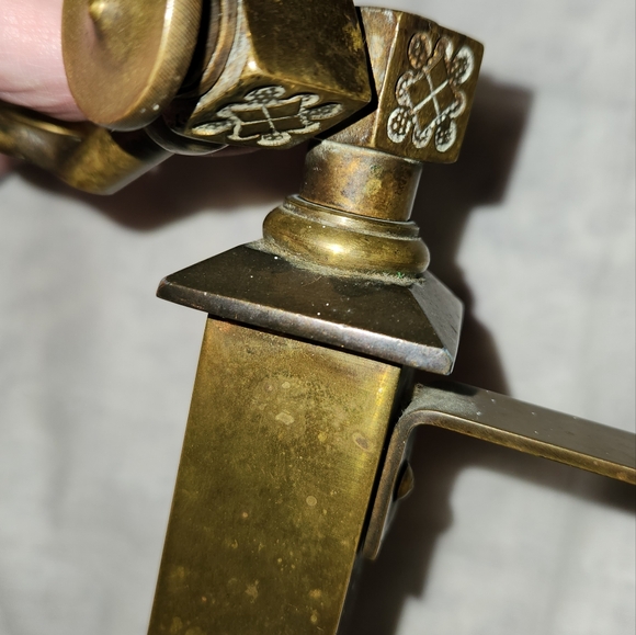 Antique Victorian Brass Oil Lamp Holder - Picture 4 of 12